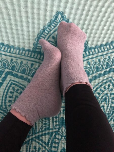✨Cute & Ripe✨ Gray Ruffled Yoga Ankle Socks
